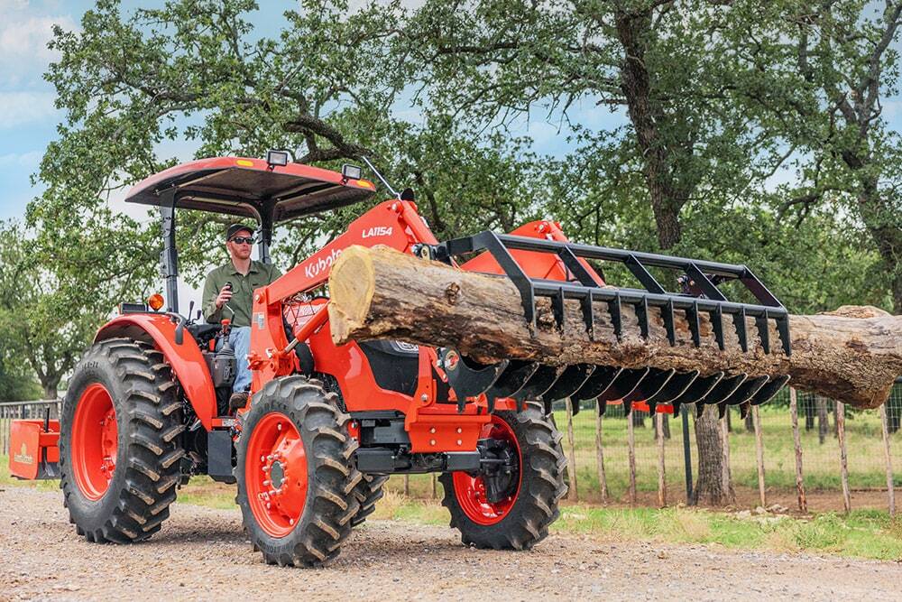 M6060 / M7060 Utility Tractor