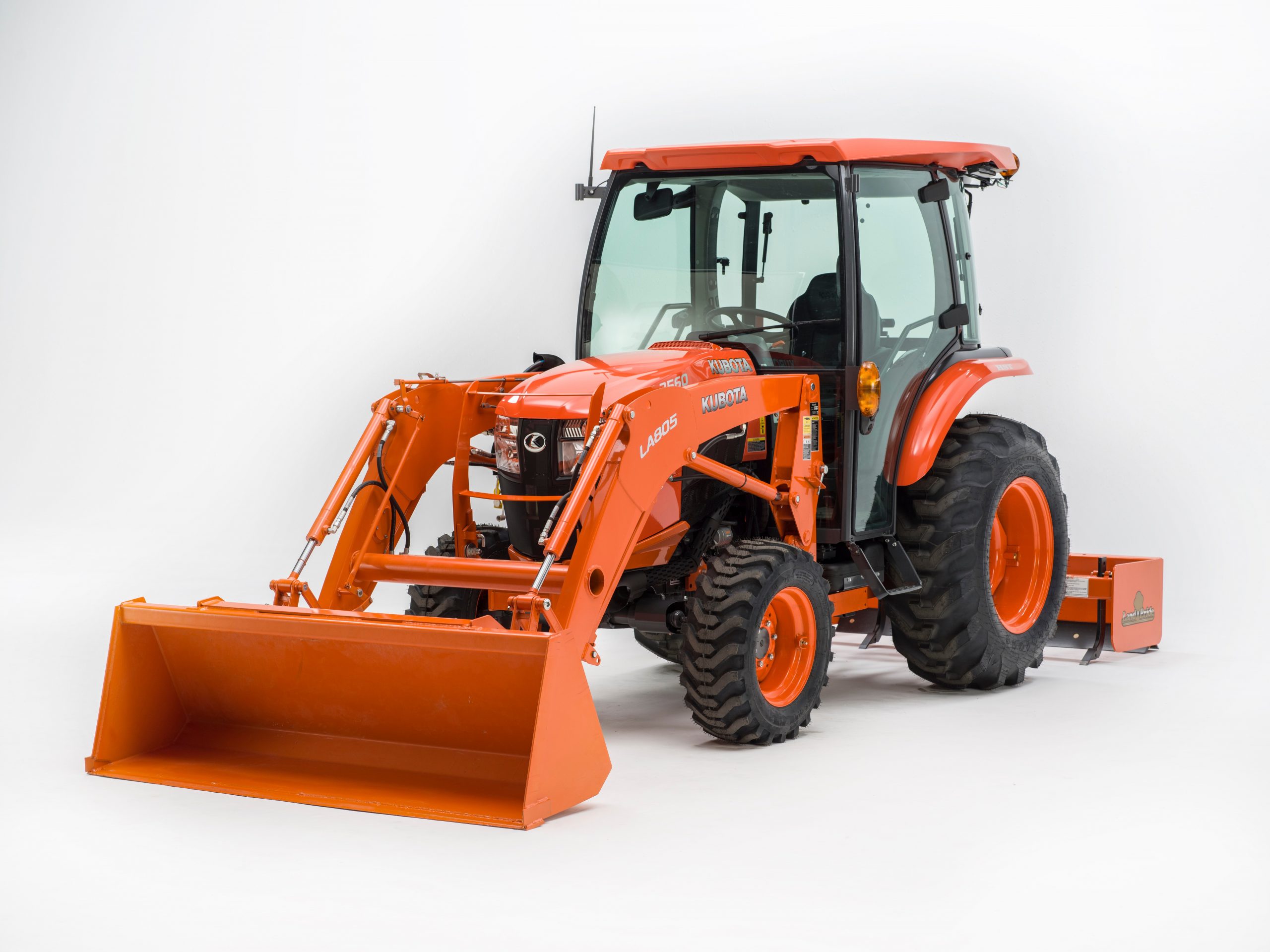 L60LE SERIES Compact Tractor