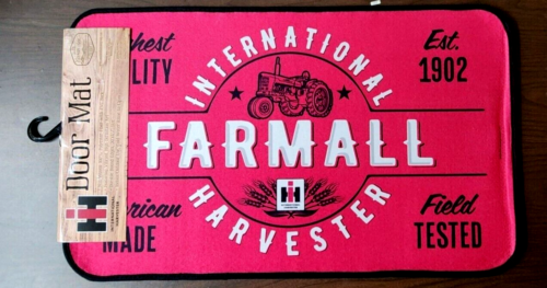 COUNTRY SIDE Door Mat: IH Farmall