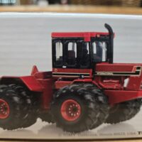 1/64 International Harvester 4586 4WD Tractor with Duals – Ertl - Image 3