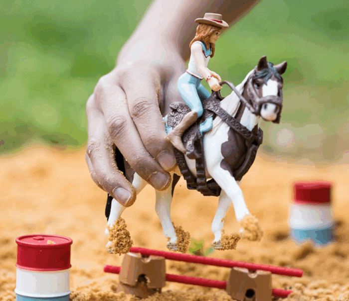 Schleich 1/20 Scale HORSE CLUB Hannah's Western riding set - Image 8