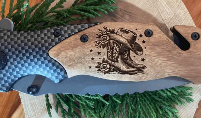 Laser engraved folding tactical knife - Image 13