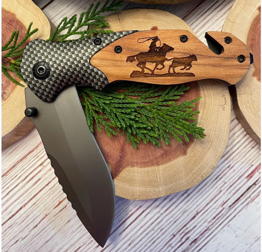 Laser engraved folding tactical knife - Image 32