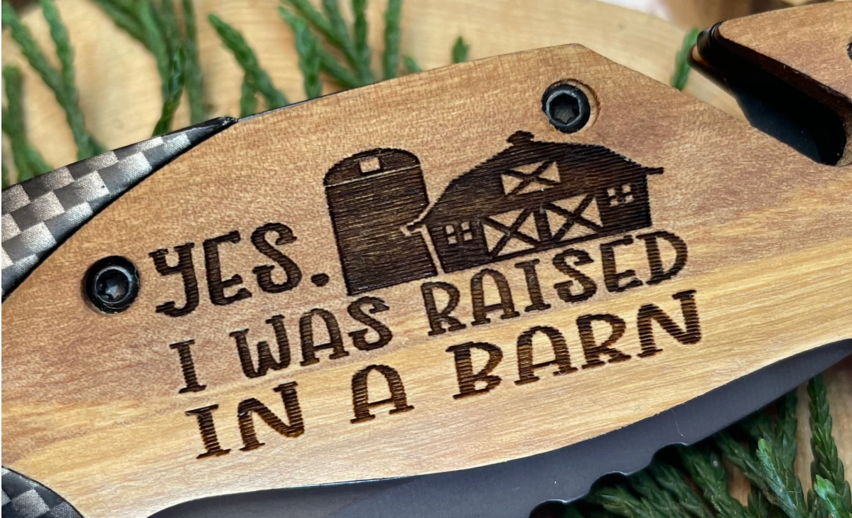 Laser engraved folding tactical knife - Image 37