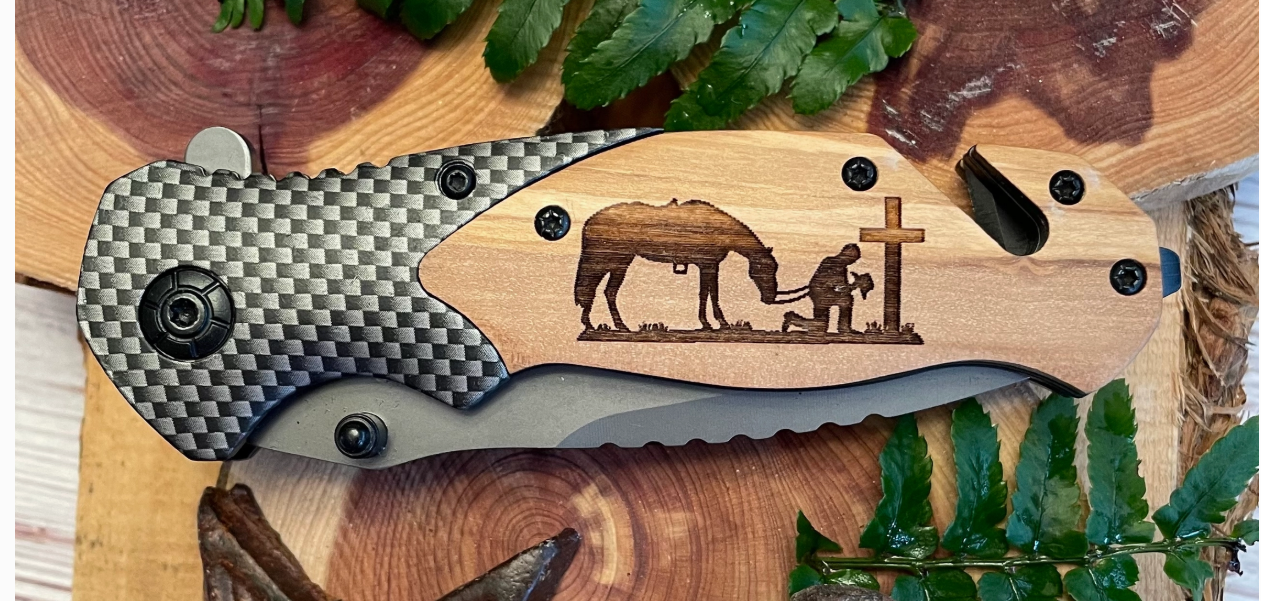 Laser engraved folding tactical knife - Image 40