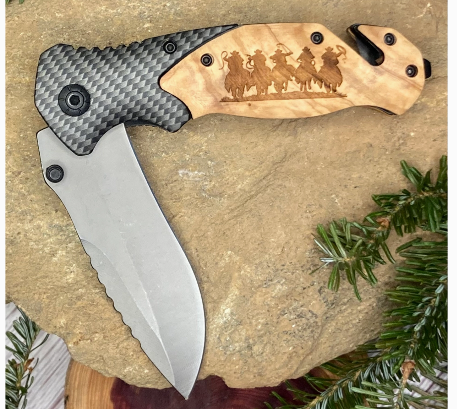 Laser engraved folding tactical knife - Image 41