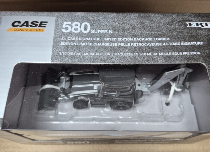 1/50 JI Case 580 Super N Backhoe Loader, Silver Signature Limited Edition, ERTL - Image 4