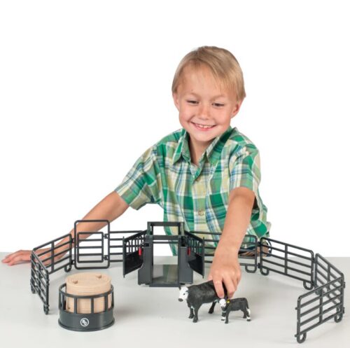 Big Country 1/20 Scale 12-Piece Ranch Set